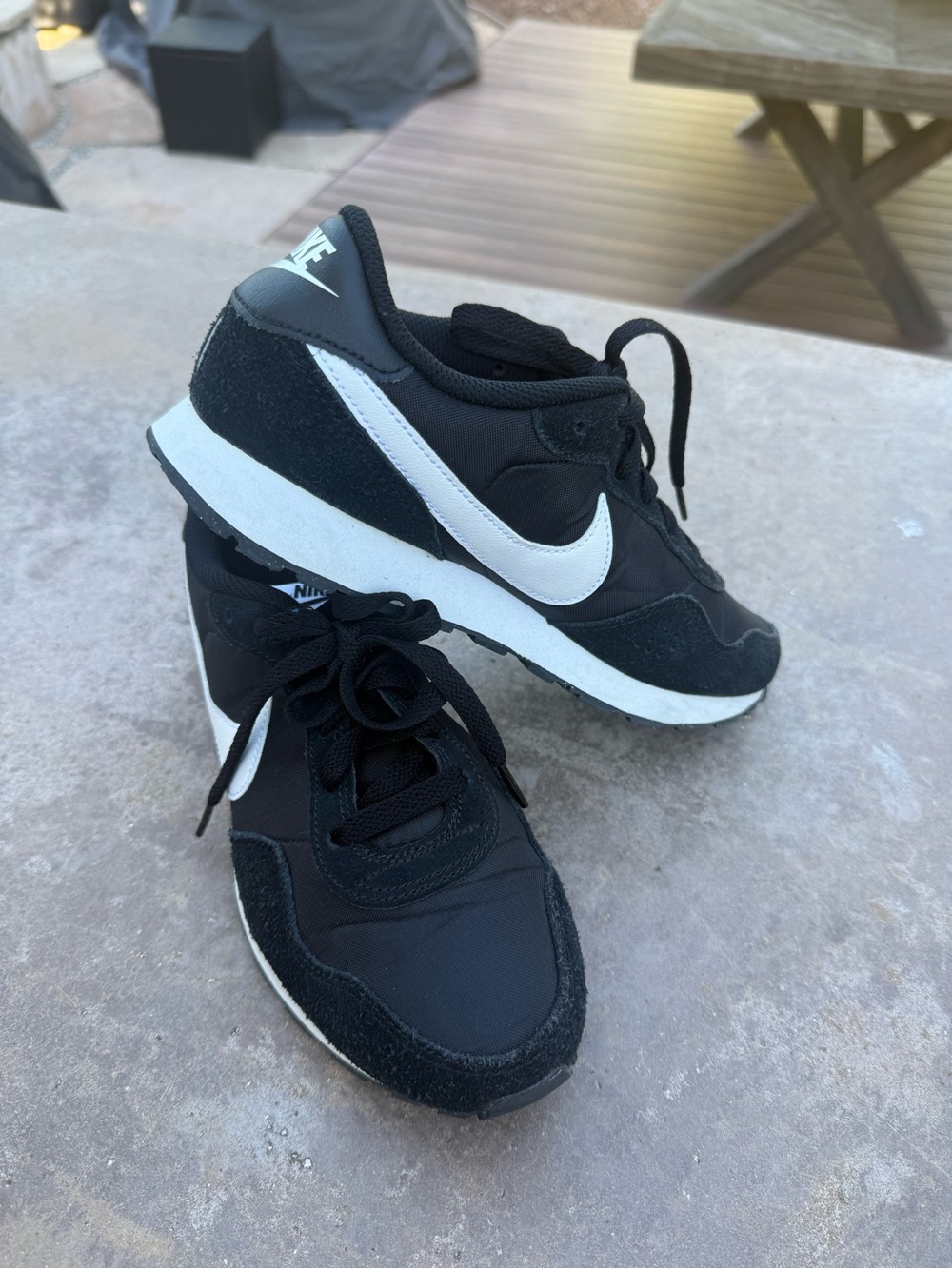 Nike MD VALIANT ( GS) Black and White kids youth Low-Top Sneakers - Picture 8 of 10